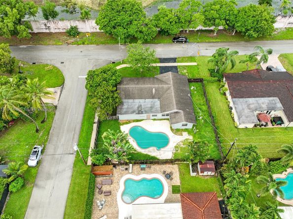 1000 NW 17th Ave, Boca Raton FL 33486