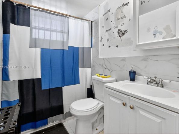 1370 NW 100th Ter, Miami FL 33147