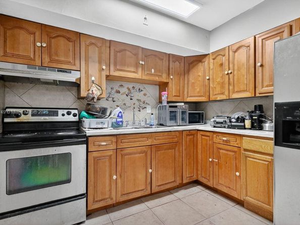 1370 NW 100th Ter, Miami FL 33147