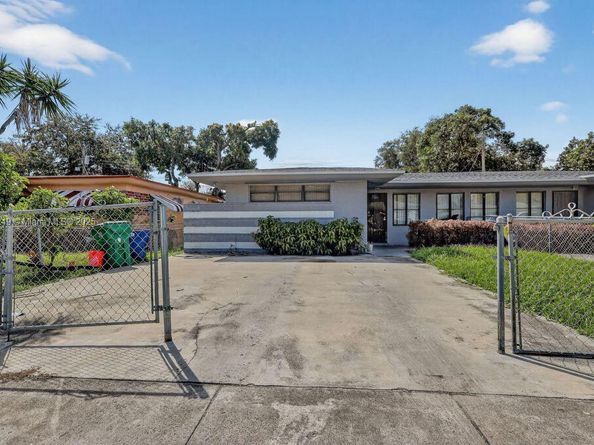 1370 NW 100th Ter, Miami FL 33147