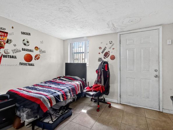1370 NW 100th Ter, Miami FL 33147