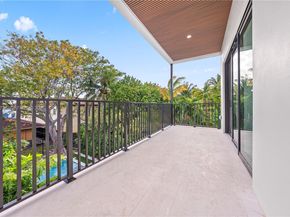 3320 SW 23rd St, Miami FL 33145