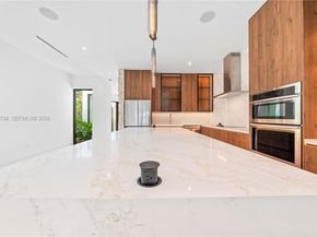 3320 SW 23rd St, Miami FL 33145