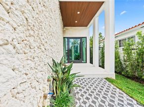 3320 SW 23rd St, Miami FL 33145