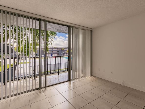 8821 W Flagler St 210, Miami FL 33174