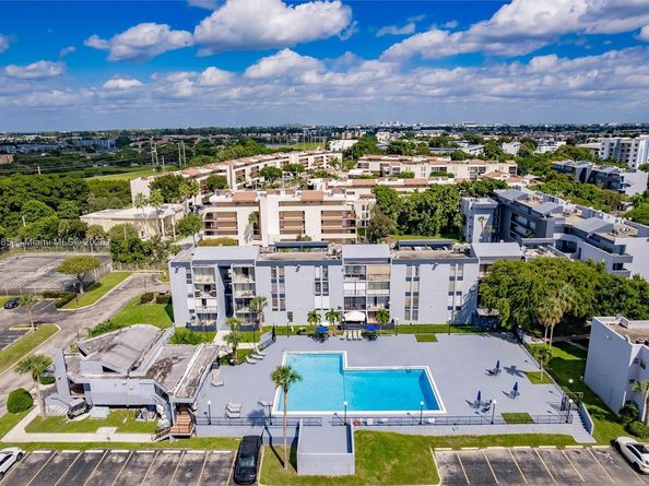 8821 W Flagler St 210, Miami FL 33174