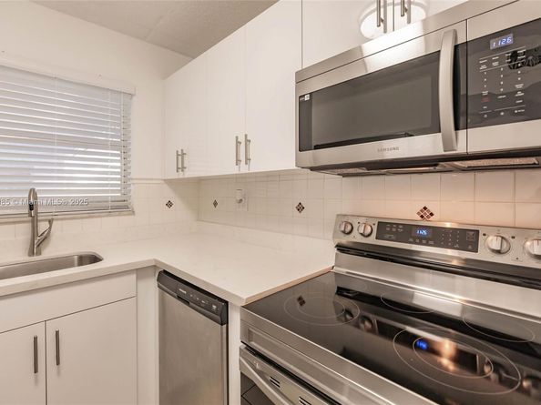 8821 W Flagler St 210, Miami FL 33174