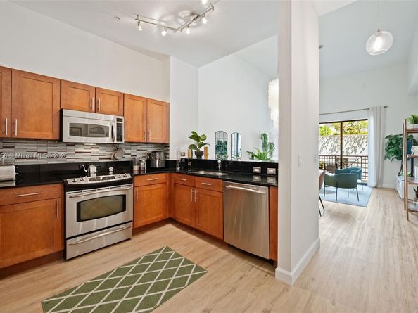 8390 SW 72nd Ave 314, Miami FL 33143