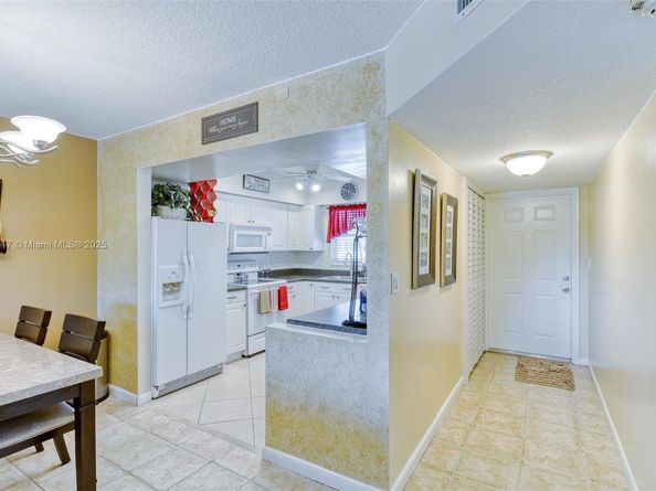 1400 NE 57th Ct 301, Fort Lauderdale FL 33334