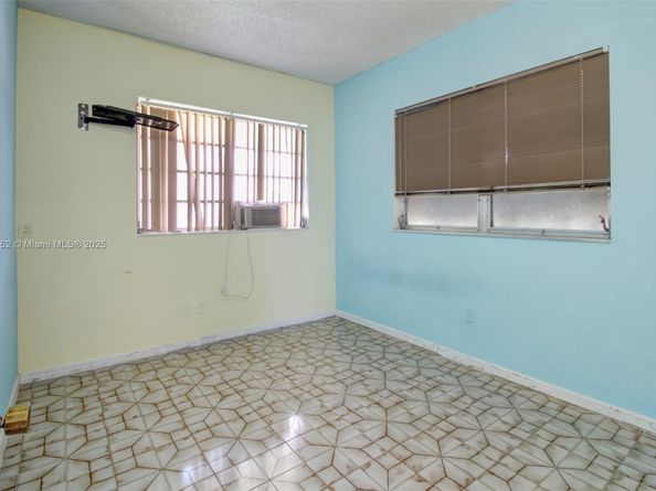 3600 NW 19th Ter, Miami FL 33125