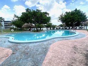 665 NE 195th St 419, Miami FL 33179