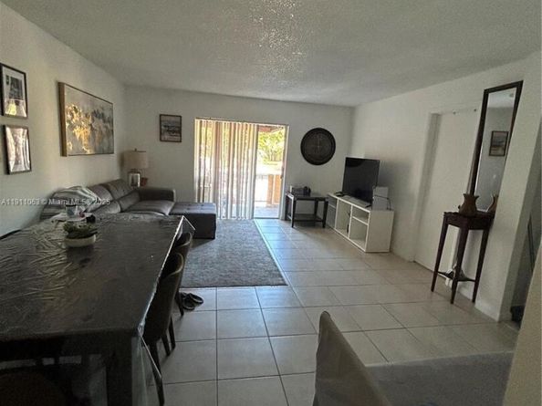 17901 NW 68th Ave T207, Hialeah FL 33015