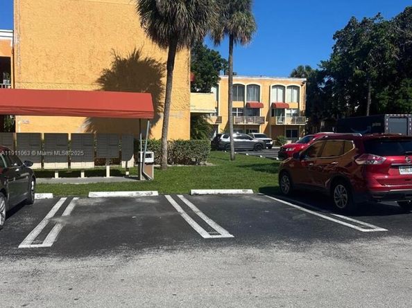 17901 NW 68th Ave T207, Hialeah FL 33015