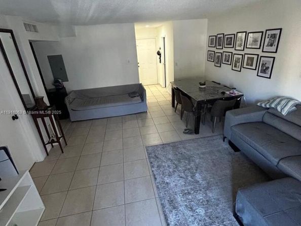 17901 NW 68th Ave T207, Hialeah FL 33015