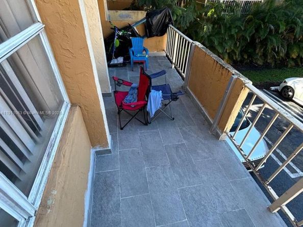 17901 NW 68th Ave T207, Hialeah FL 33015