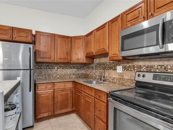 9415 W McNab Rd 204, Tamarac FL 33321