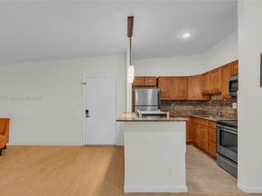 9415 W McNab Rd 204, Tamarac FL 33321