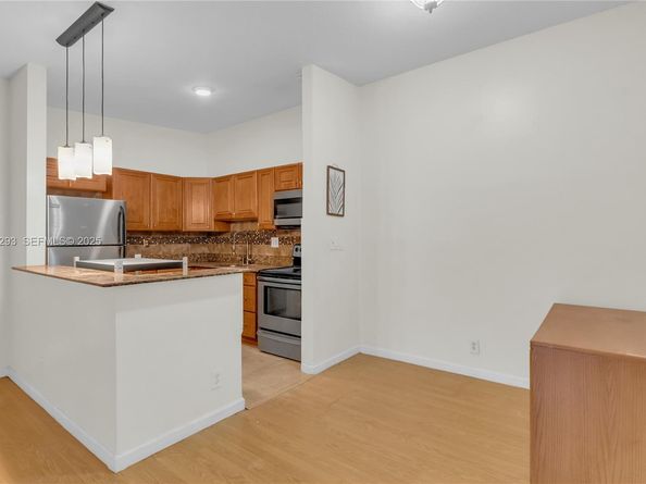 9415 W McNab Rd 204, Tamarac FL 33321