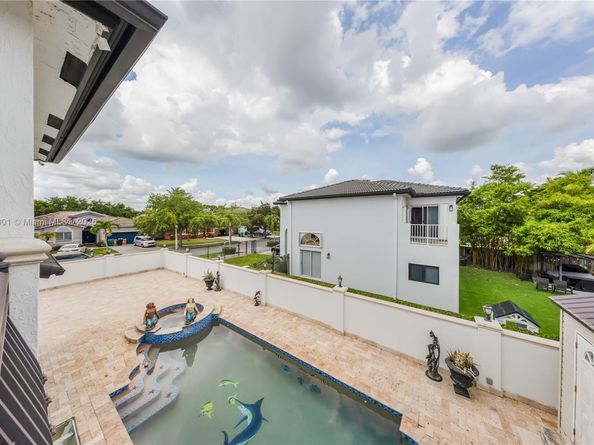 6102 SW 159th Ct, Miami FL 33193