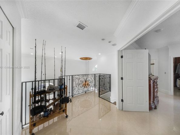 6102 SW 159th Ct, Miami FL 33193