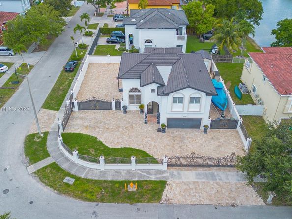 6102 SW 159th Ct, Miami FL 33193