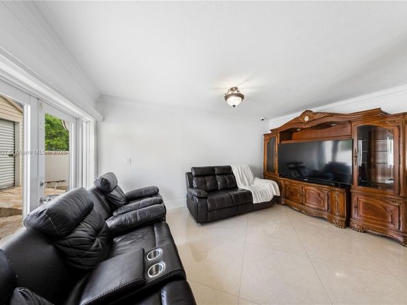 6102 SW 159th Ct, Miami FL 33193