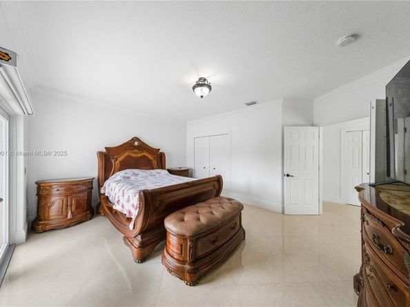 6102 SW 159th Ct, Miami FL 33193