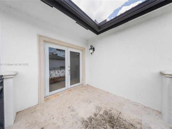 6102 SW 159th Ct, Miami FL 33193
