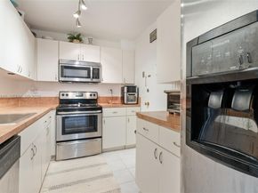 1865 79th St Cswy 15N, North Bay Village FL 33141