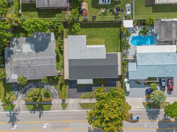 3021 SW 97th Ave, Miami FL 33165