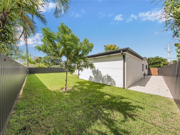 3021 SW 97th Ave, Miami FL 33165