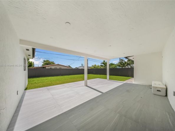 3021 SW 97th Ave, Miami FL 33165