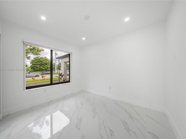 3021 SW 97th Ave, Miami FL 33165