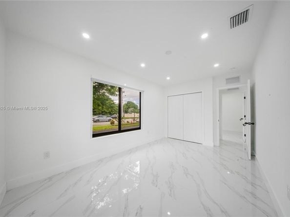 3021 SW 97th Ave, Miami FL 33165