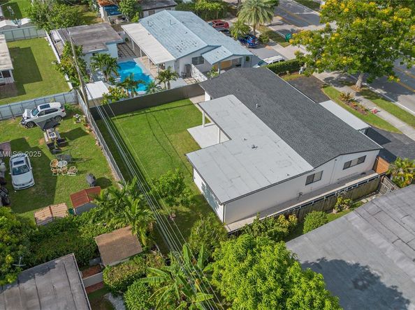 3021 SW 97th Ave, Miami FL 33165