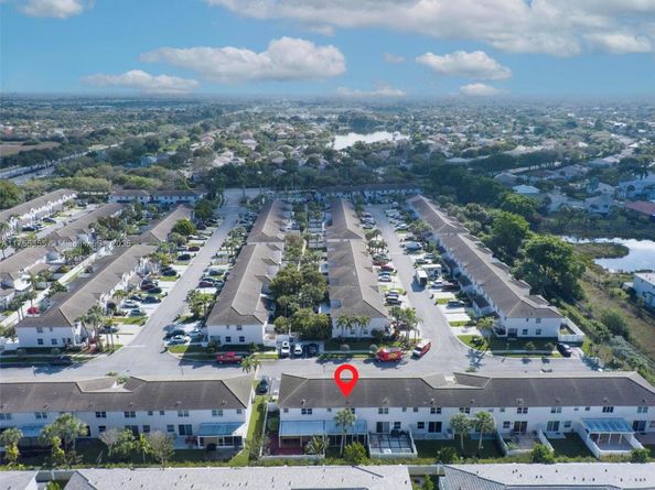 136 SW 169th Ave 136, Pembroke Pines FL 33027