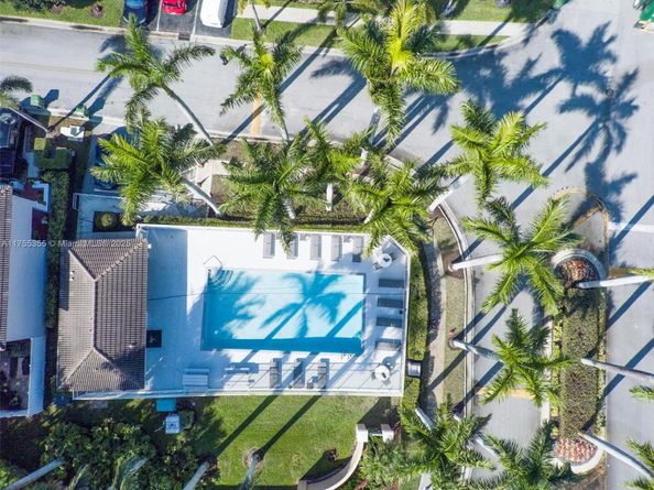 136 SW 169th Ave 136, Pembroke Pines FL 33027