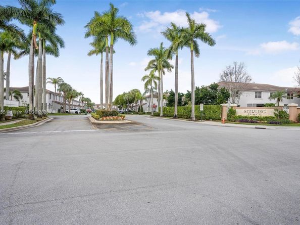 136 SW 169th Ave 136, Pembroke Pines FL 33027