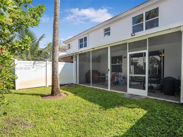 136 SW 169th Ave 136, Pembroke Pines FL 33027