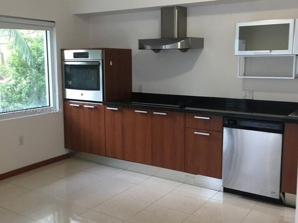 1650 Brickell Ave 111, Miami FL 33129