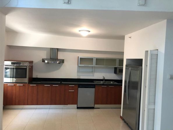 1650 Brickell Ave 111, Miami FL 33129