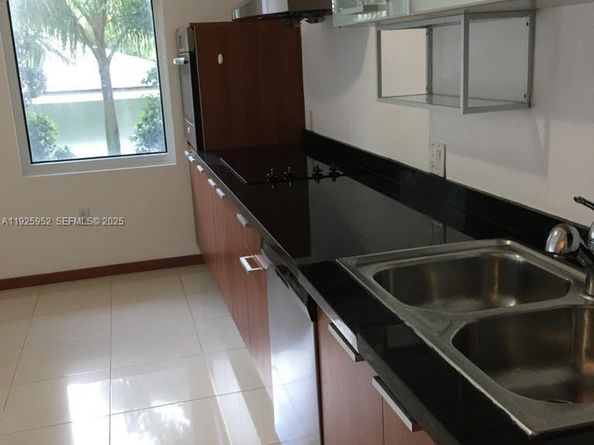 1650 Brickell Ave 111, Miami FL 33129