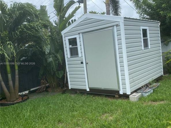 18730 NW 8th Ave, Miami Gardens FL 33169