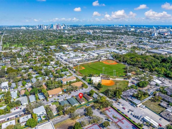 808 SW 30th St, Fort Lauderdale FL 33315