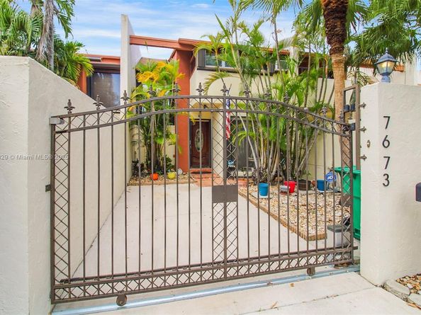 7673 SW 103rd Pl, Miami FL 33173