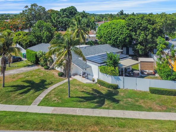 9755 SW 161st St, Miami FL 33157