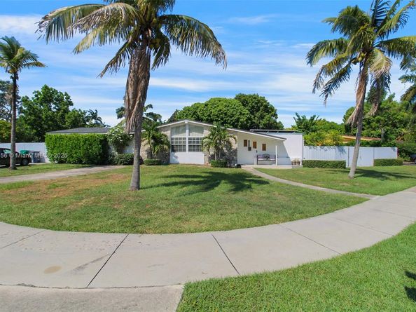 9755 SW 161st St, Miami FL 33157