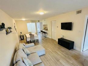1190 Coral Club Dr 1190, Coral Springs FL 33071