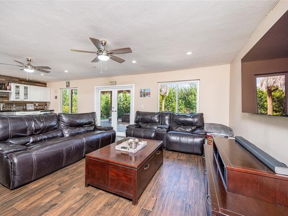 10341 SW 52nd Ter, Miami FL 33165