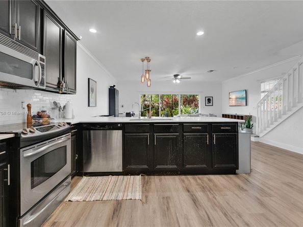 8080 NW 27th St, Sunrise FL 33322